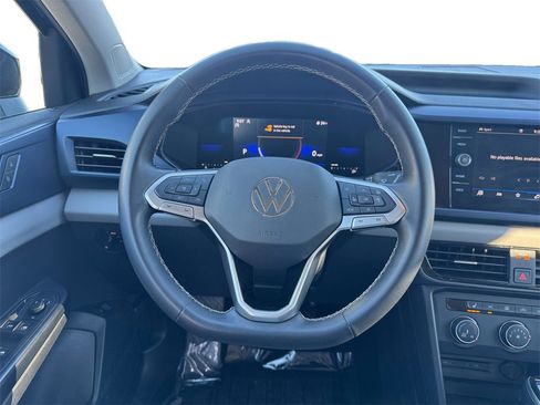 Used 2022 Volkswagen Taos SE image 11