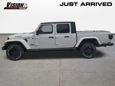 Used 2022 Jeep Gladiator Willys image 8