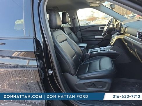 Used 2023 Ford Explorer XLT w/ Equipment Group 202A image 7