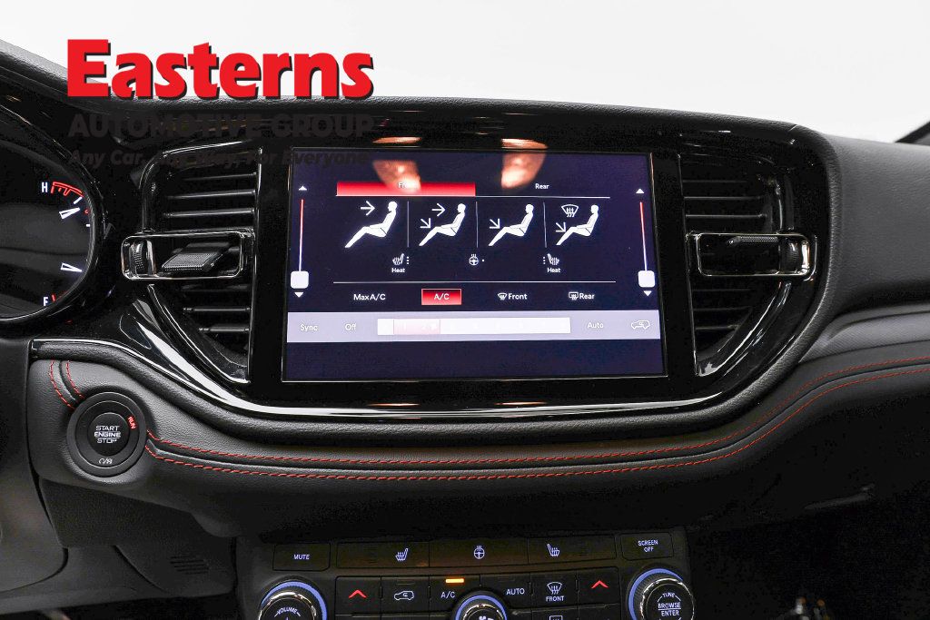 Used 2025 Dodge Durango GT RWD image 12