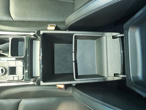 Used 2023 Kia Sorento SX image 32