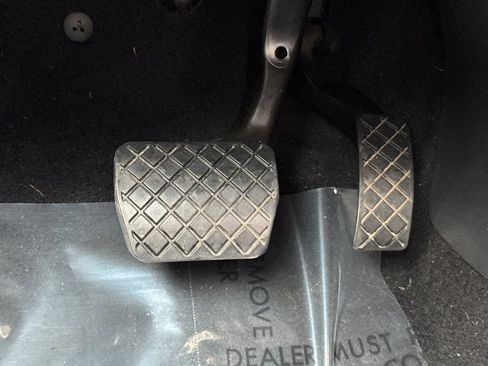 Used 2016 Volkswagen e-Golf SE w/ DC Fast Charging Package image 39