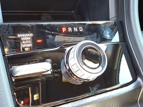 New 2025 Jeep Grand Cherokee Limited image 11