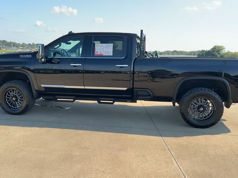 Used 2024 Chevrolet Silverado 3500 High Country w/ High Country Premium Package AWD/4WD image 5