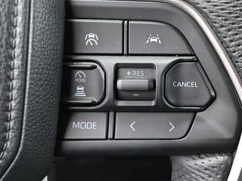 Certified 2024 Toyota Tacoma TRD Off-Road AWD/4WD image 17