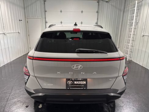 Used 2024 Hyundai Kona SEL AWD/4WD image 43