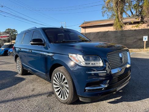 Used 2019 Lincoln Navigator Reserve image 3
