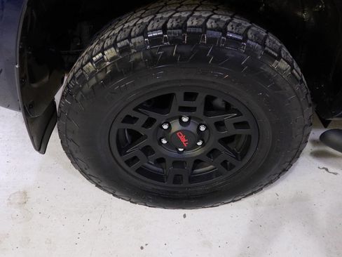 Used 2022 Toyota 4Runner SR5 Premium w/ Moonroof Package image 41