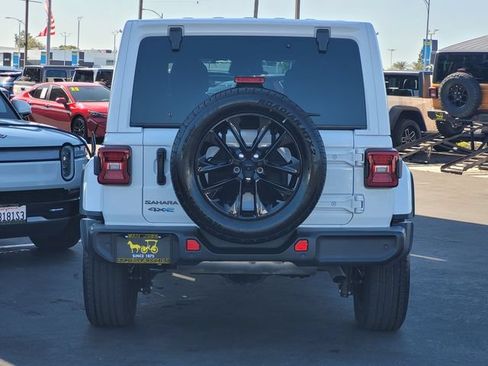 Certified 2025 Jeep Wrangler Unlimited Sahara w/ Safety Group AWD/4WD image 5