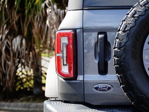 Used 2022 Ford Bronco Badlands image 8