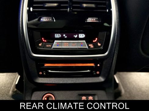 Used 2020 BMW X7 M50i w/ Dynamic Handling Package image 20