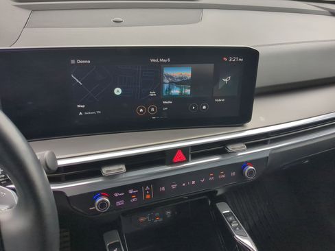 Certified 2025 Kia Sorento SX Prestige AWD/4WD image 19