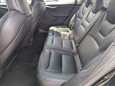 Used 2021 Tesla Model S Long Range Plus image 17
