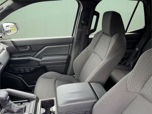 Used 2025 Toyota 4Runner SR5 AWD/4WD image 9
