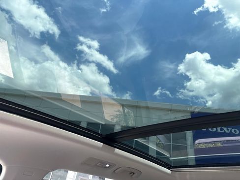 Used 2020 Volkswagen Tiguan SE w/ Panoramic Sunroof Package AWD/4WD image 23