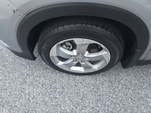 Used 2019 Honda HR-V LX image 9