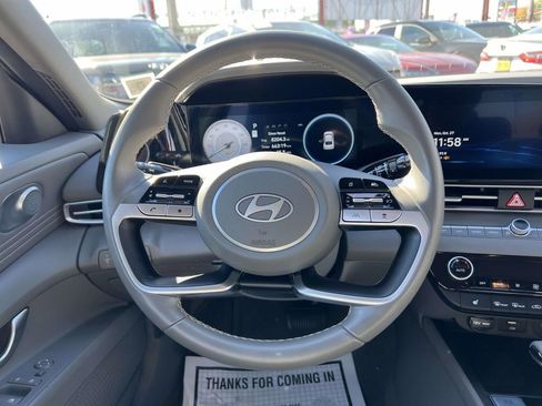 Used 2024 Hyundai Elantra SEL w/ Convenience Package image 20