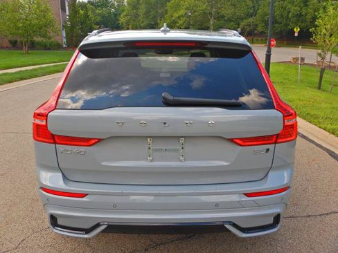 Used 2025 Volvo XC60 B5 Plus AWD/4WD image 9