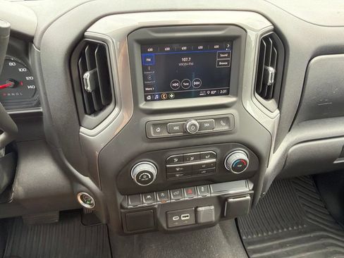 Used 2023 Chevrolet Silverado 1500 Custom AWD/4WD image 11
