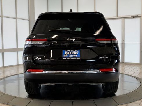 Used 2024 Jeep Grand Cherokee Laredo X AWD/4WD image 7