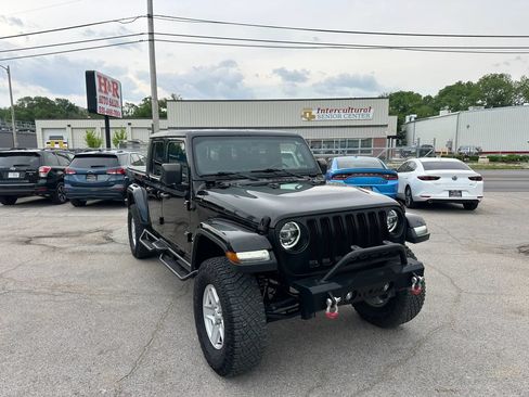Used 2020 Jeep Gladiator Overland AWD/4WD image 7