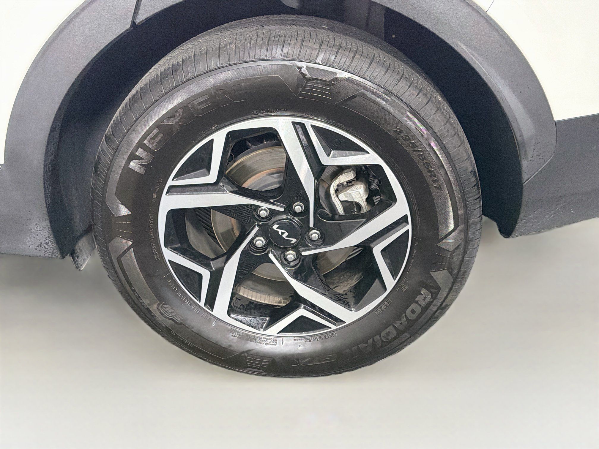 Used 2025 Kia Sportage LX FWD image 11