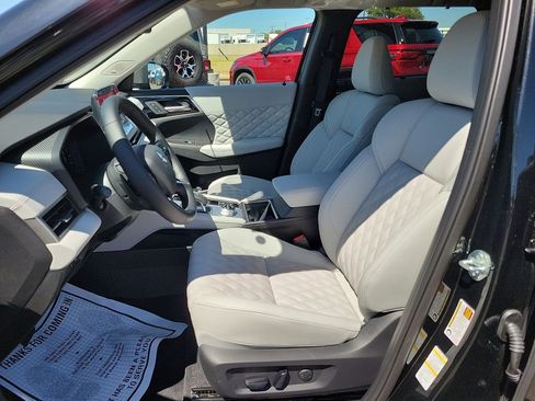 New 2025 Mitsubishi Outlander SEL image 12