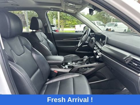 Used 2025 Kia Telluride S FWD image 30