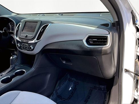Used 2021 Chevrolet Equinox LT image 17