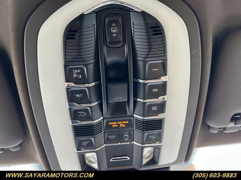 Used 2015 Porsche Cayenne S image 27