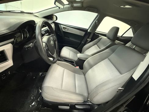 Used 2015 Toyota Corolla LE image 16