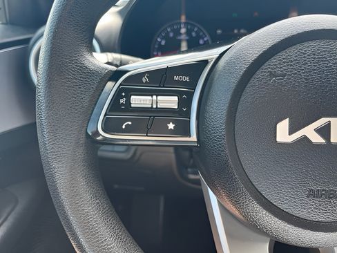 Used 2024 Kia Forte LXS FWD image 17