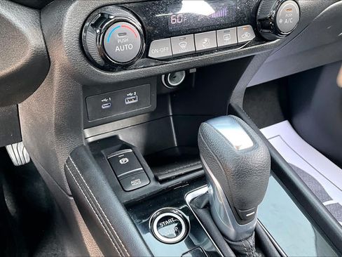 Used 2021 Nissan Kicks SV FWD image 31