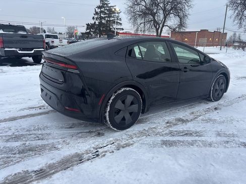 Used 2025 Toyota Prius LE image 7