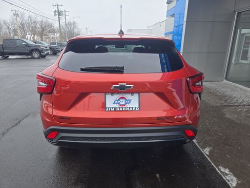 Certified 2024 Chevrolet Trax RS w/ Driver Confidence Package image 9
