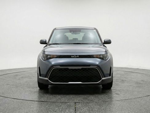 Used 2025 Kia Soul LX w/ LX Technology Package FWD image 2