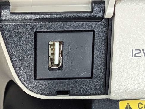 Used 2021 Toyota Camry XLE w/ Navigation Package FWD image 24