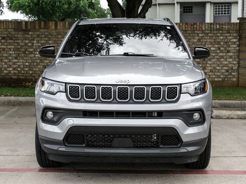 Used 2023 Jeep Compass Latitude AWD/4WD image 10