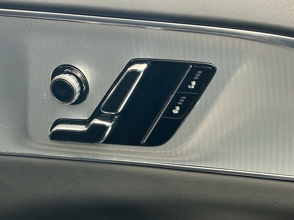 Used 2024 Cadillac Lyriq Tech RWD image 29