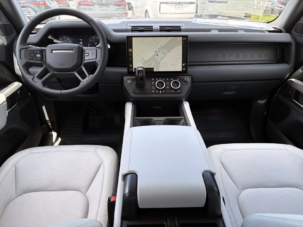 New 2026 Land Rover Defender 110 X-Dynamic SE AWD/4WD image 14