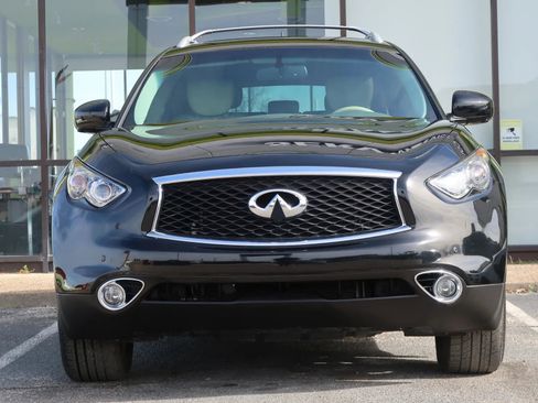 Used 2017 INFINITI QX70 3.7 w/ Premium Package image 2