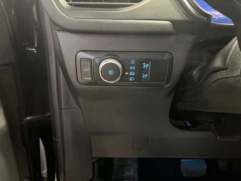 Used 2020 Ford Escape Titanium image 15