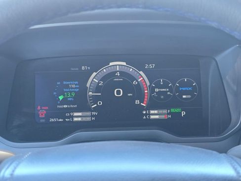 Used 2025 Toyota Sequoia Platinum AWD/4WD image 23