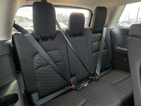 Used 2025 Nissan Pathfinder SV image 23