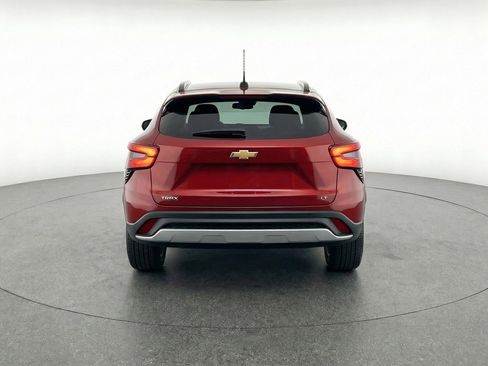 Used 2025 Chevrolet Trax LT w/ LT Convenience Package image 7