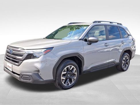 Certified 2025 Subaru Forester Premium image 3