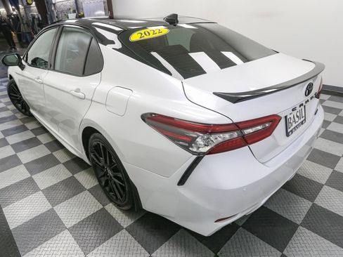 Used 2022 Toyota Camry XSE image 9