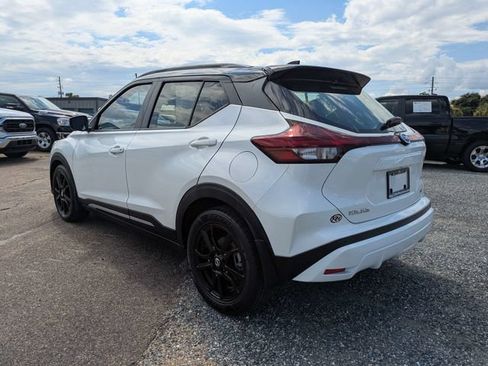 Used 2021 Nissan Kicks SR w/ SR Premium Package FWD image 6