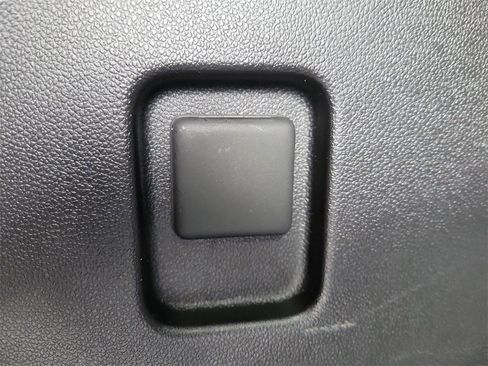 Used 2024 Chevrolet Equinox EV RS image 8