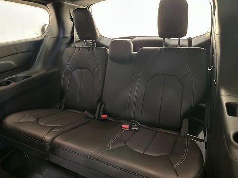 New 2026 Chrysler Pacifica Select image 39